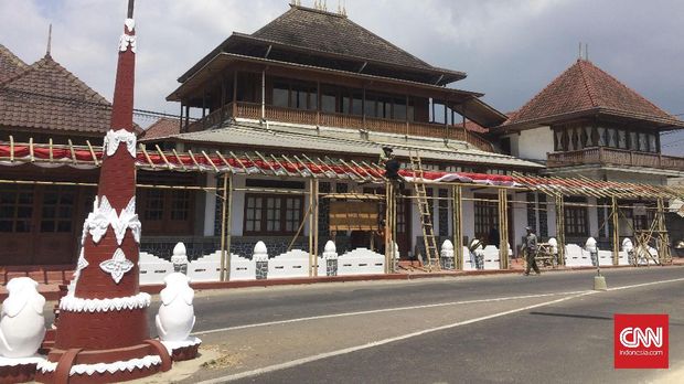 Bangunan Paseban Tri Panca Tunggal, atau pusat kegiatan warga Sunda Wiwitan, Cigugur, Kuningan.
