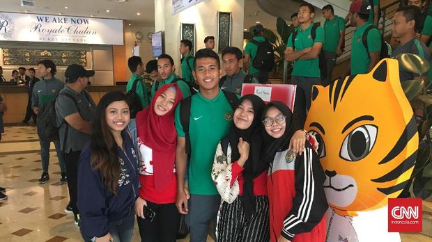 Luis Milla menegaskan, sepak bola bukan hanya milik kaum pria, tapi juga kaum wanita. (