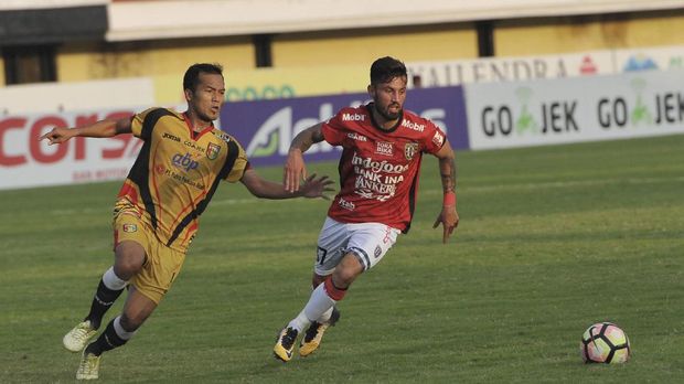 Stefano Lilipaly mencetak gol telat untuk membuat Bali United menang atas Borneo FC.