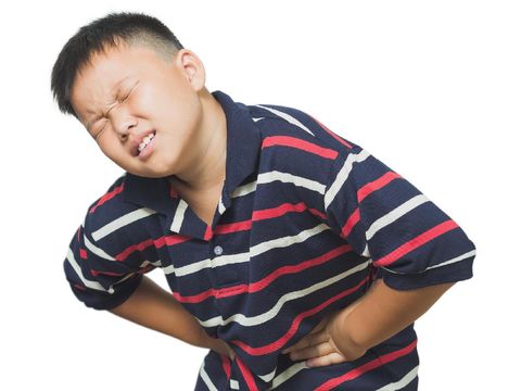 Ilustrasi anak sakit perut karena infeksi cacing/