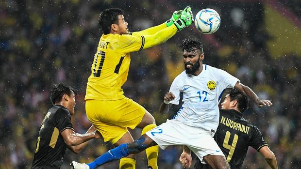 FAM harus membayar denda setara Rp401 juta kepada AFC akibat ulah pendukung Timnas Malaysia. (
