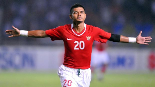 Bambang Pamungkas ikut masuk dalam skuat Indonesia Selection berdasarkan hasil polling. (