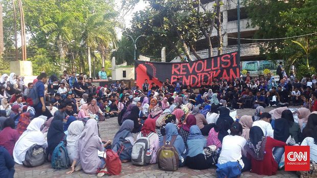 Plagiarisme yang terjadi di UNJ diduga karena kepemimpinan rektor menjalan sistem pendidikan.
