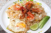 Siang Ini Enaknya Makan Nasi Goreng Tom Yam Khas Thailand di 5 Tempat Ini