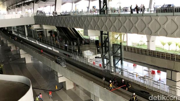 Naik Skytrain Antar Terminal di Bandara Soekarno-Hatta 