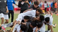 Timnas Thailand U-19 juga memboyong satu nama pemain berdarah campur Thailand dan Swiss, Robin Holm, untuk menghadapi Timnas Indonesia U-19. (