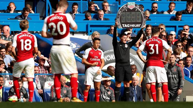 Alexis Sanchez dimainkan di babak kedua menggantikan Aaron Ramsey.