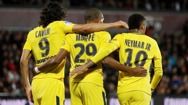 Kylian Mbappe mengungkapkan dirinya banyak dibantu Neymar di PSG. (