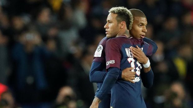 Kylian Mbappe memuji kualitas Neymar dan Edinson Cavani di PSG. (