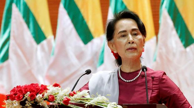 Aung San Suu Kyi dikritik karena dipandang tak bisa bersimpati pada Rohingya.