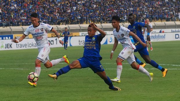 Persib Bandung meraih hasil imbang sebanyak 13 kali di Liga 1.
