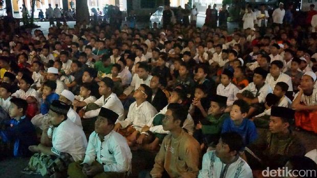Saat Para Santri di Jombang Nonbar Film G30S/PKI
