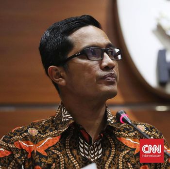 Pertumbuhan Retina Bermasalah, Operasi Kedua Novel Ditunda