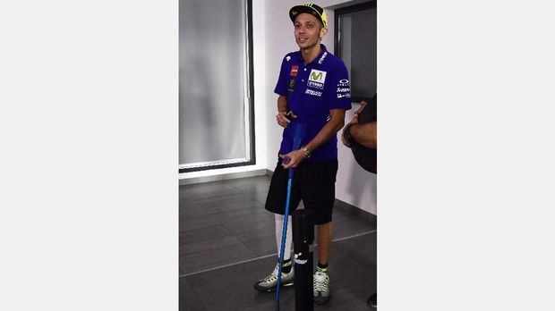 Selain motor yang tak selalu kompetitif, dua momen cedera jadi penghambat Rossi musim ini.