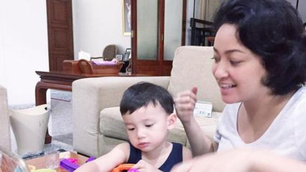 Mengintip Keseruan Agni Pratistha Bersama Buah Hati