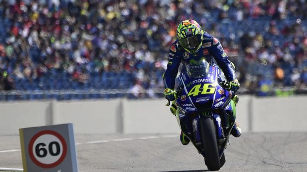 Valentino Rossi tampil impresif di dua lap pertama.