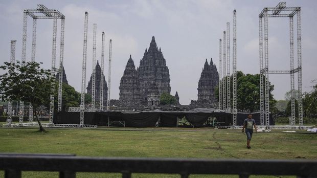 Andi /rif pernah tampil di Prambanan.