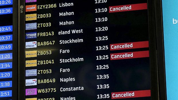 Jadwal penerbangan Monarch Airlines dibatalkan