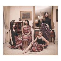 Hari Batik  Nia  Ramadhani  dan Marshanda Tampil Cantik Berbatik