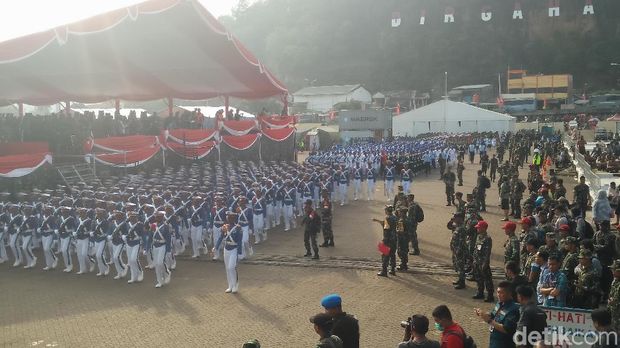 Melihat Gladi Bersih HUT TNI Ke-72 di Dermaga Cilegon