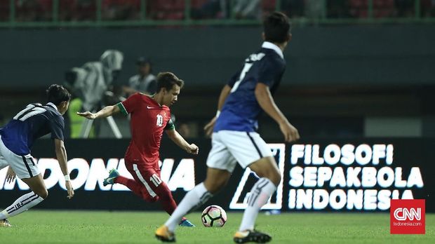 Egy Maulana Vikri mencetak gol kedua Indonesia U-19 melawan Kamboja.