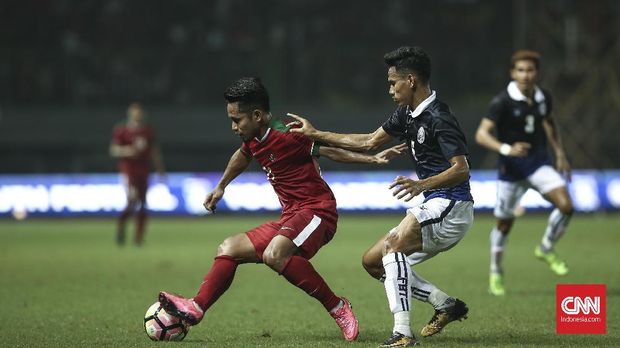 Andik Vermansah (kiri) menjadi salah satu pemain Indonesia yang pernah berkostum Selangor FA.