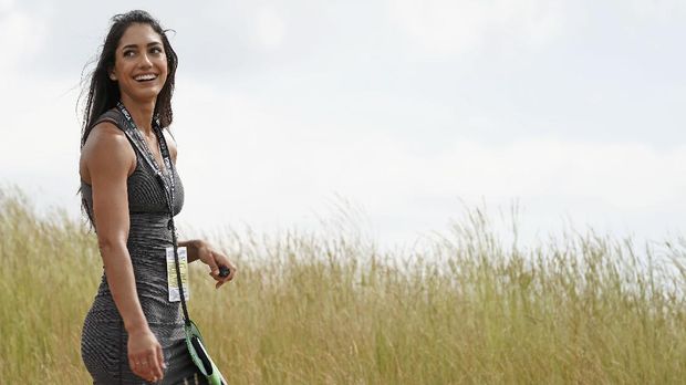 Allison Stokke saat ini menjadi kekasih pegolf Rickie Fowler.