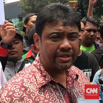 Serikat Buruh Nobatkan Anies-Sandi Jadi 0'Bapak Upah Murah'