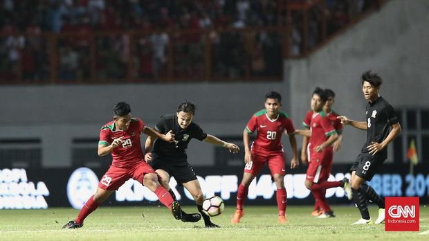 Timnas Indonesia U-19 mendominasi pertandingan melawan Thailand.