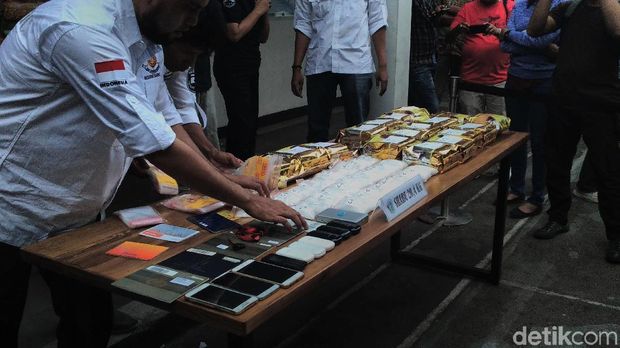 Polisi Tangkap Pengedar 20 Kg Sabu yang Dikemas di Bungkus Teh China