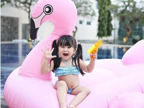 Cara Bunda Hindarkan Selebgram Moonella dari Incaran Pedofil