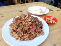 Gelo Ayam  Goreng  Geprek  dengan Baluran Sambal dari 150 Cabai