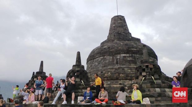 Mengejar Fajar Candi Borobudur
