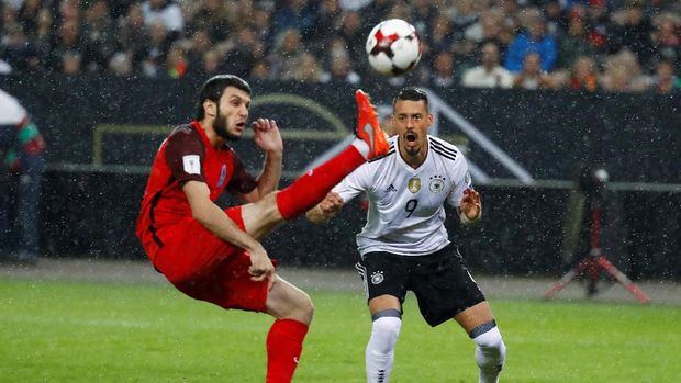 Jerman sempat kesulitan di babak pertama pada laga lawan Azerbaijan.