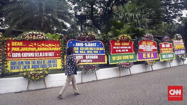 Karangan Bunga untuk Jokowi, Ahok, Djarot Terus Bertambah