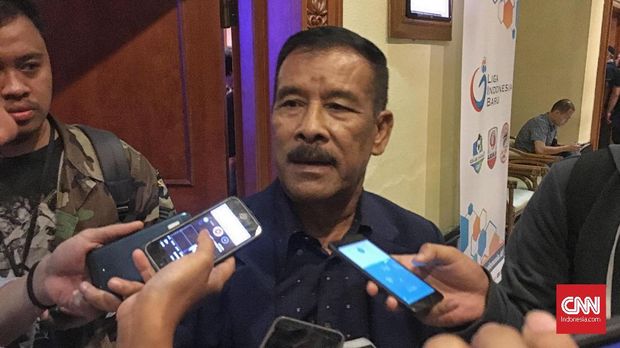 Manajer Persib, Umuh Muchtar, mengaku senang tuntutan 15 klub Liga 1 bisa diselesaikan secara kekeluargaan. (