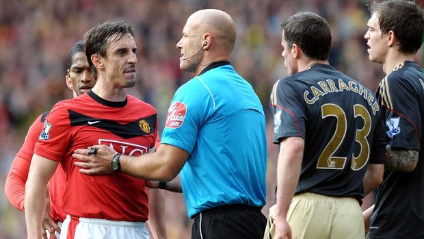 Rivalitas Liverpool vs Manchester kemudian terbentuk di atas lapangan sepak bola.