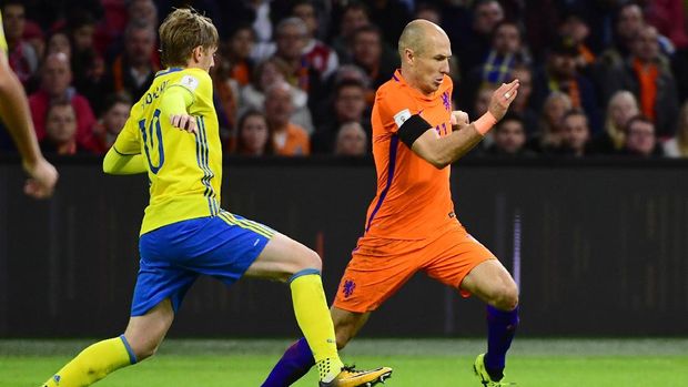 Dua gol Arjen Robben lawan Swedia tidak cukup bagi timnas Belanda untuk lolos.