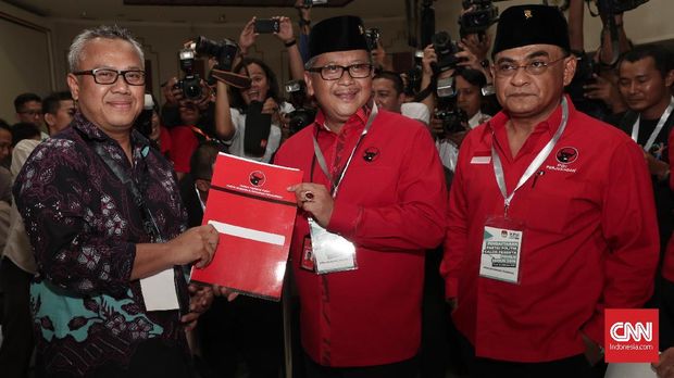 PDIP Daftar Pemilu 2019 ke KPU Diiringi Marawis dan Reog