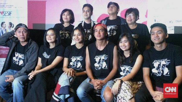 Kru film Posesif.