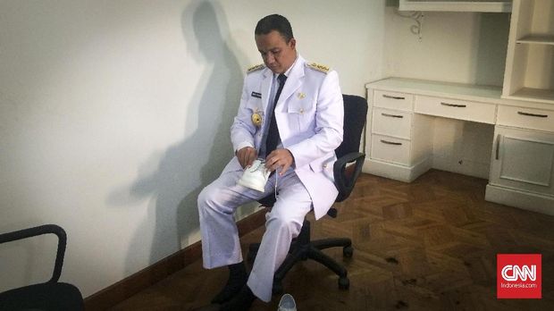Balai Kota Sambut Anies-Sandi, Burung Murai Ahok Dipulangkan
