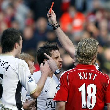 Total pertandingan Liverpool vs MU sudah menghasilkan 16 kartu merah di Liga Primer Inggris.
