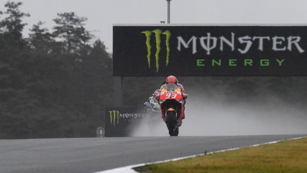 Marc Marquez terjatuh di sesi latihan bebas kedua GP Jepang.
