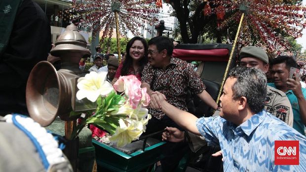 Puisi dan Delman Antar 'Gubernur Jomblo' Djarot Saiful Hidaya