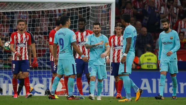Lionel Messi kecewa lantaran gagal mencetak gol lewat tendangan bebas di masa injury time.