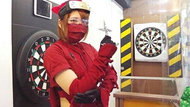 Mau berguru lempar shuriken? (Shinobazu Cafe)
