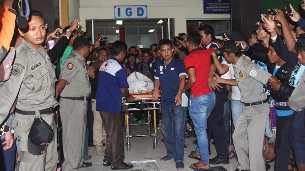 Choirul Huda meninggal di rumah sakit setelah sempat tidak sadarkan diri di lapangan.