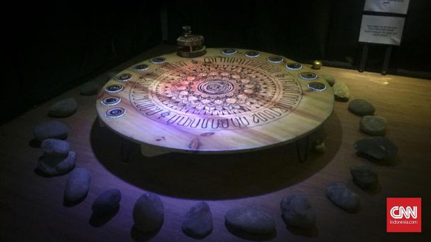 Kalpataru - The Tree of Life, alat musik karya seniman Indonesia Uncle Twis bersama Cryptic dari Inggris dipamerkan di UK/ID Festival 2017.