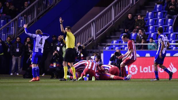 Insiden tidak sadarnya Fernando Torres. Pertolongan pertama oleh pemain salah satu kunci menyelamatkan nyawa pesepakbola.