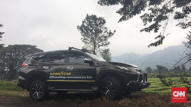 Cicip Trek Basah dengan Ban SUV Baru Goodyear